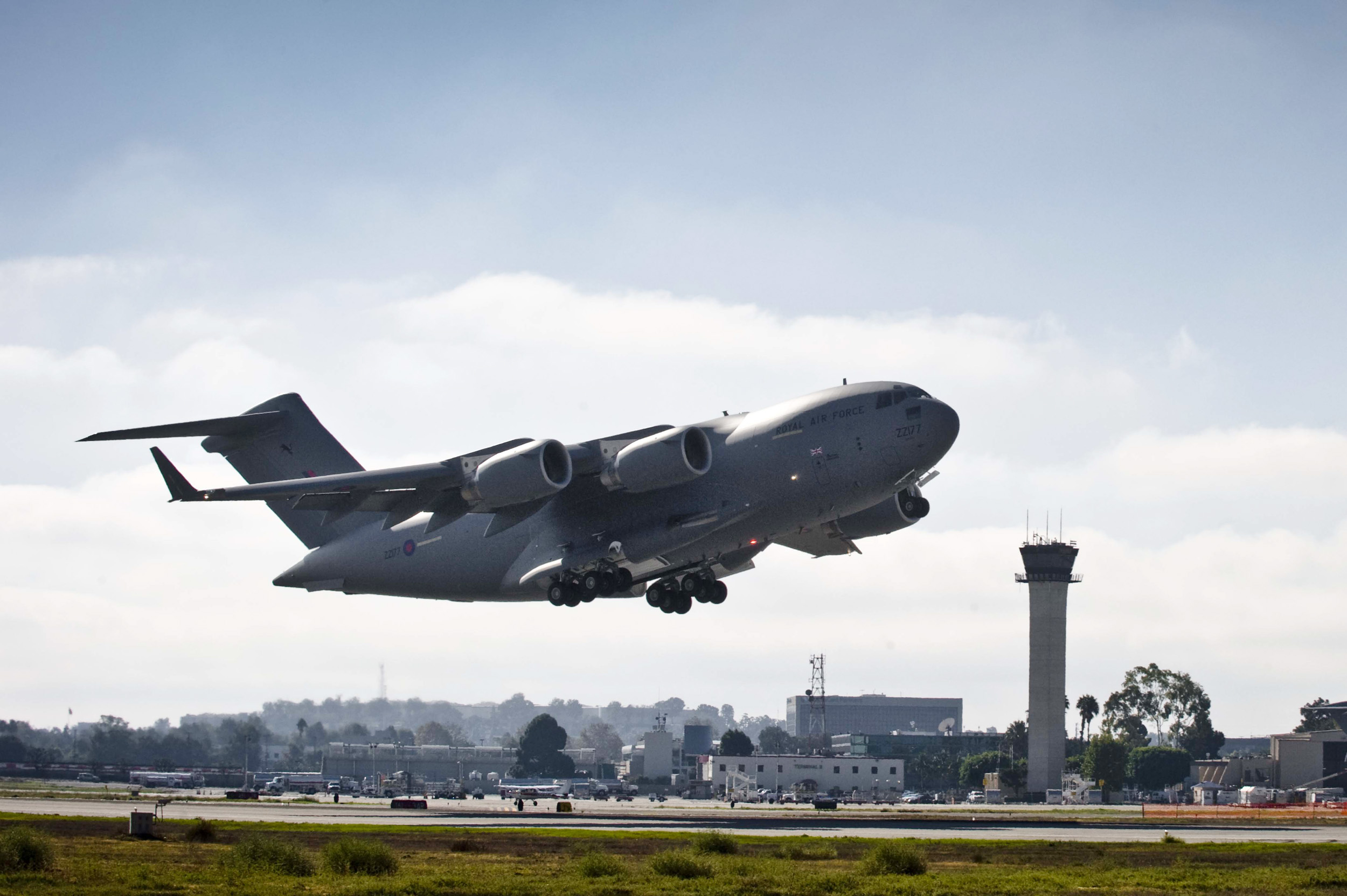 UK requests new C-17A Globemaster engines