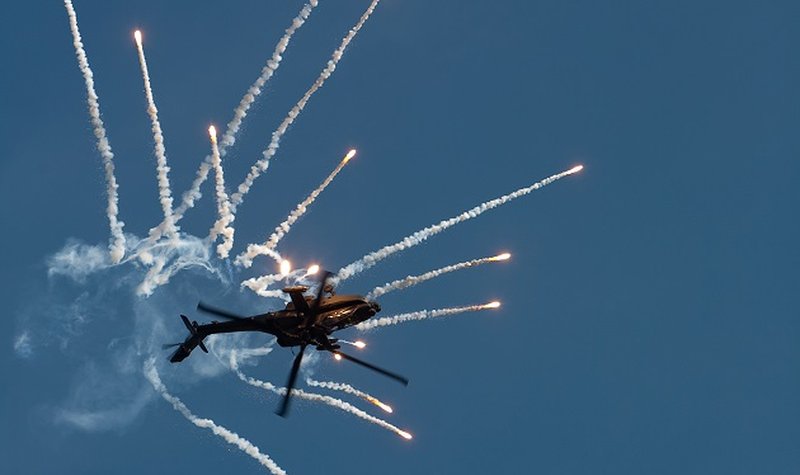 India orders Apache, Chinook helicopters 