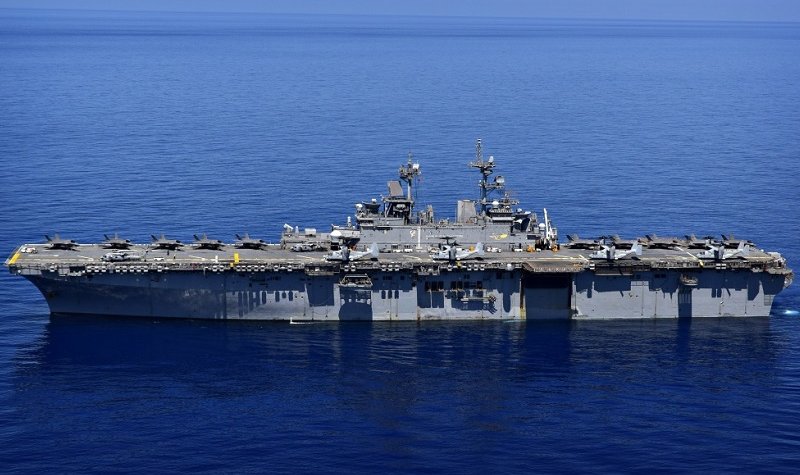 US warship cruises disputed sea in Philippine war games