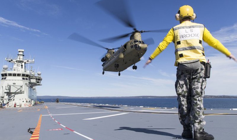 Aussie CH-47F completes HMAS Adelaide trials