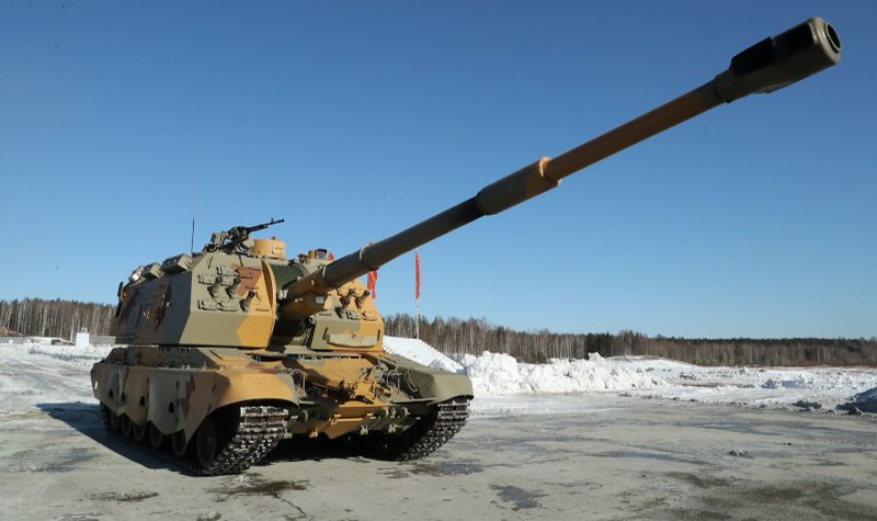Modified Msta-S and Orlan-10E go through their paces