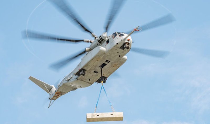 CH-53K King Stallion lifts 27,000lbs
