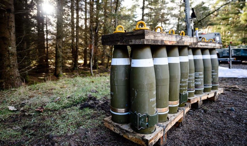 UK guided shell options still open