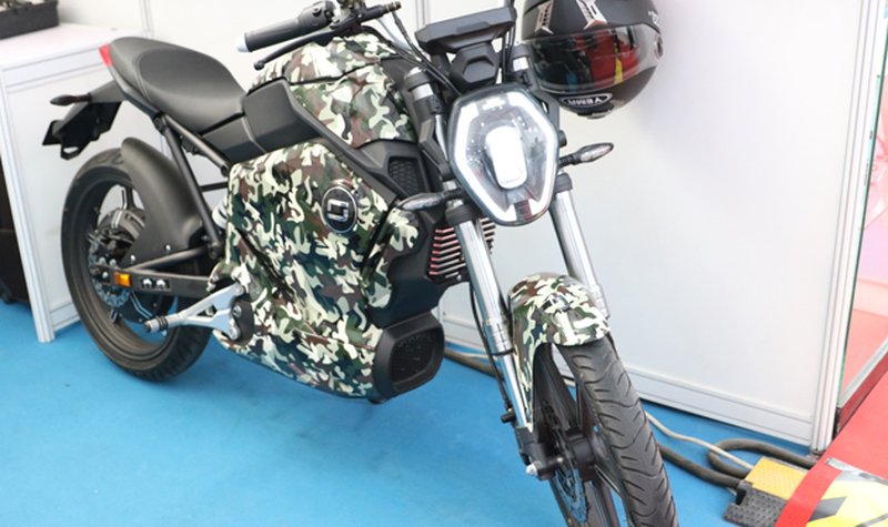 Zhuhai 2016: Electrifying ride for Chinese paratroopers?