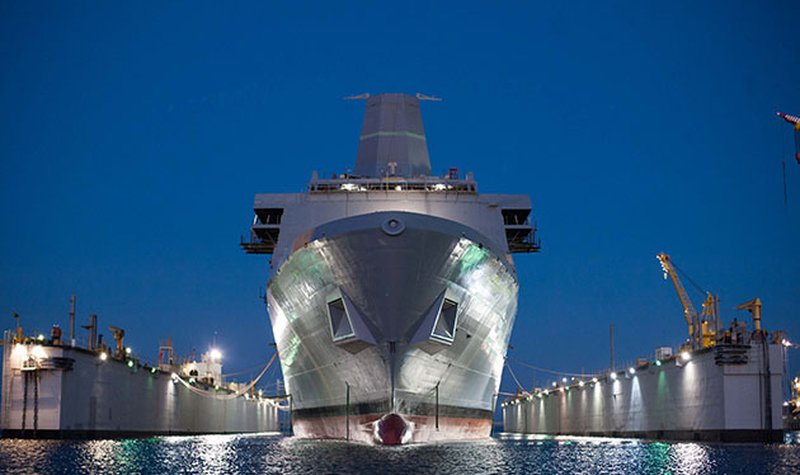 US Navy christens LPD 27
