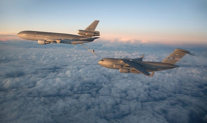 C-17As train with US, Dutch forces