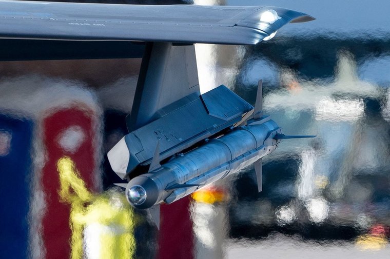 Canada targets 2028 operational debut for AIM-9X and AIM-120D missiles