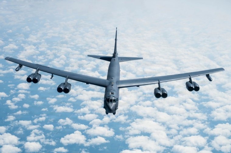 USAF opens B-52 upgrade to new companies as major programmes fall behind schedule