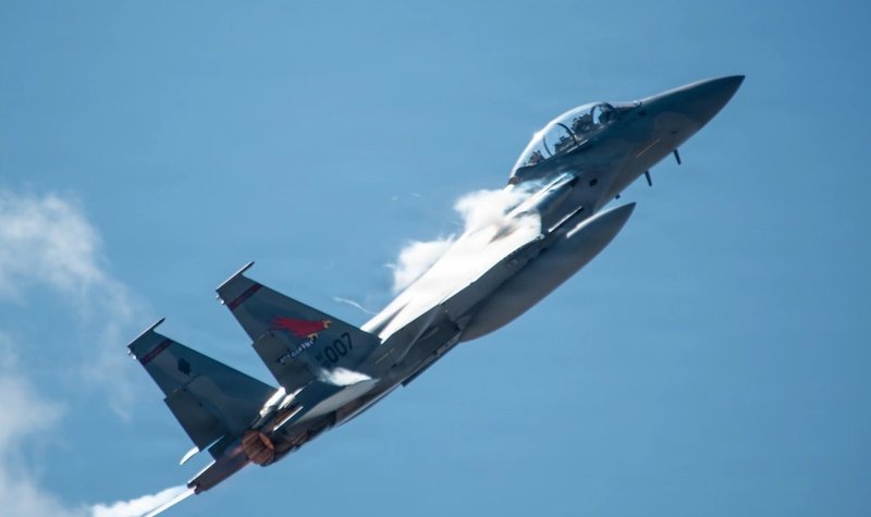 Military aircraft
