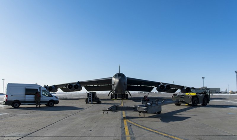 USAF weighs up concerns and contenders for B-52H engine replacement