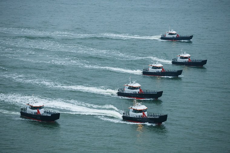 Baltic Workboats supplying two vessels to Estonian Navy