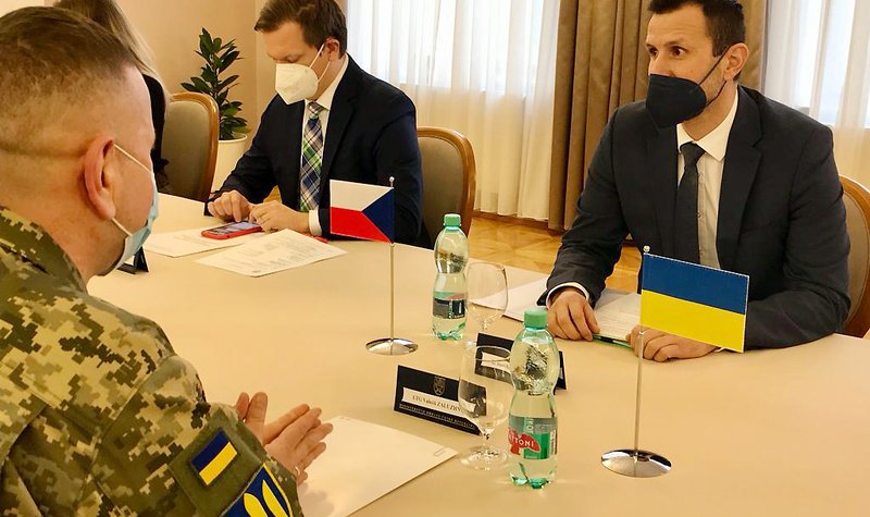 Czechs donate artillery ammo to Ukraine in show of solidarity