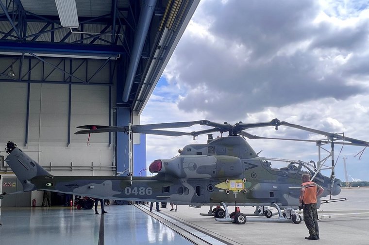Czech Republic receives first AH-1Z Viper helicopters - Vimarsana News