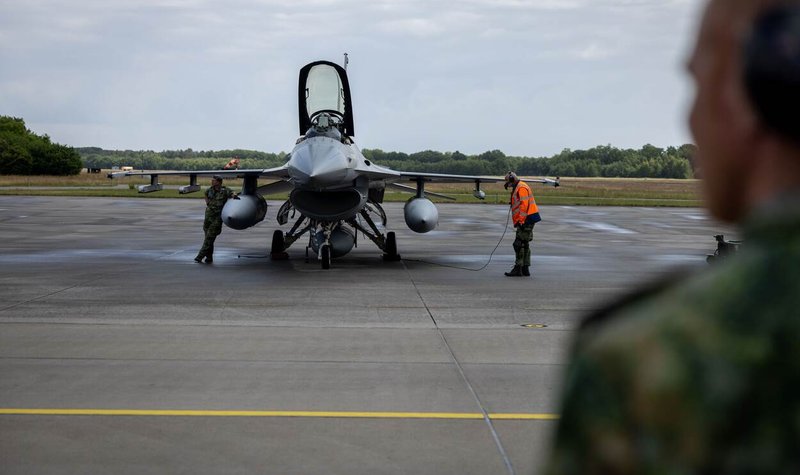 Final Dutch F-16 bound for Ukraine, as Sweden and Latvia commit further military aid