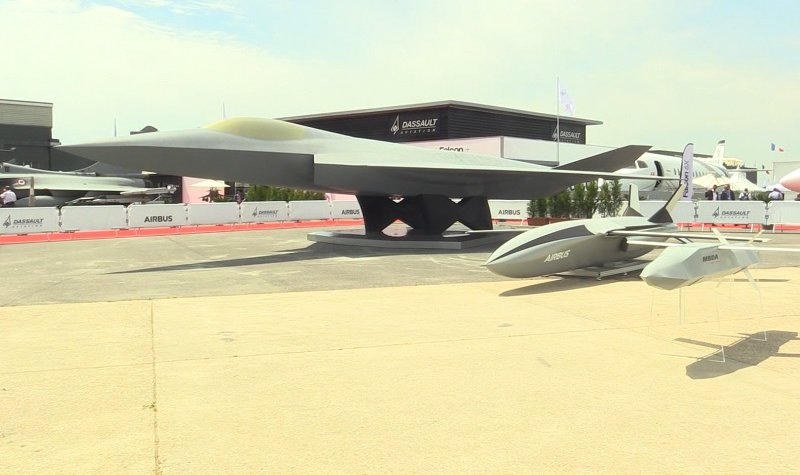 Paris Air Show: Fighting talk (video)