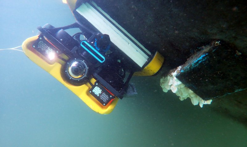 Greensea hull crawler tech combines with VideoRay ROV