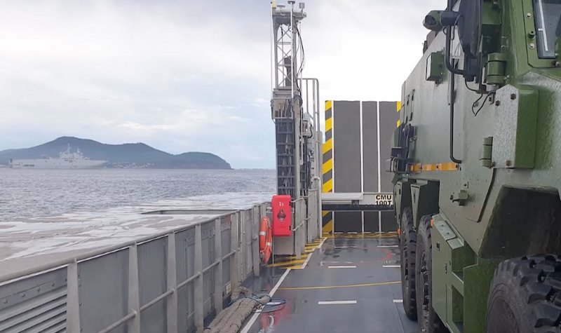 France demonstrates maritime transshipment capability of Griffon