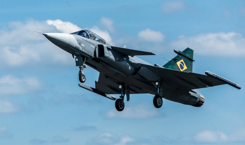 Saab commits to over 100 HX projects should it win fighter contest