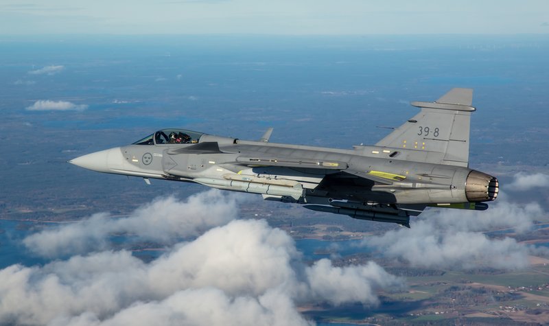 Saab forecasts sales increase despite orders' dip