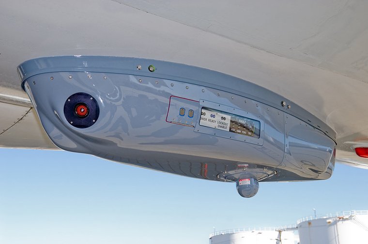 Aircraft electronic protection and countermeasure sensor assembly