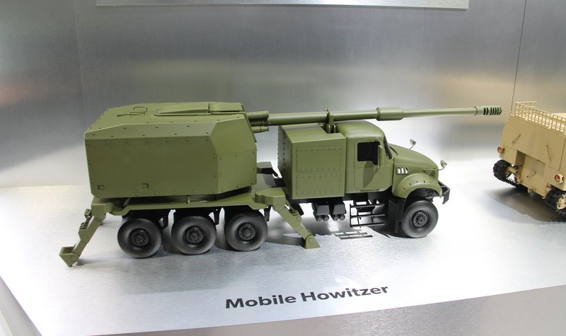 AUSA 2024: Hanwha Defense shows off wheeled 155mm system