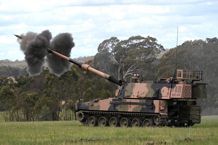 K9 rolls on as Egypt unveils systems, Australia fires and Vietnam and Norway place orders