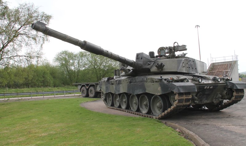 UK no longer able to manufacture large-calibre gun barrels, BAE Systems admits