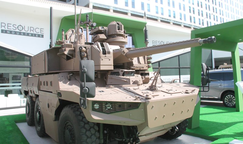 IDEX 2023: Jaguar 6x6 recon vehicle touts for Middle East business as French deliveries ramp up