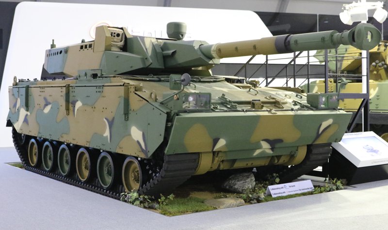 ADEX 2017: Hanwha parades armoured solutions