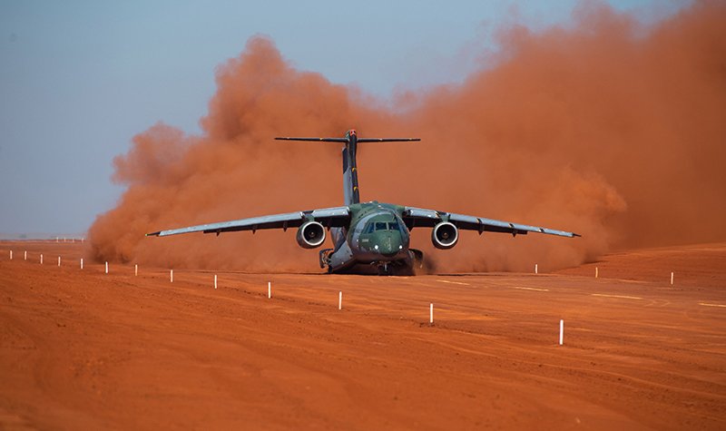 Embraer embarks on C-390 runway tests