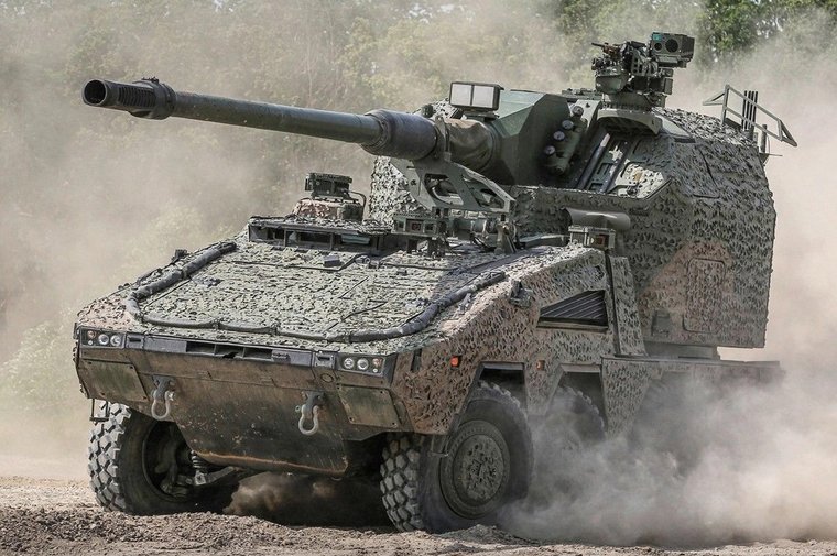 Germany orders 84 Boxer howitzers as UK commits to a single demonstrator
