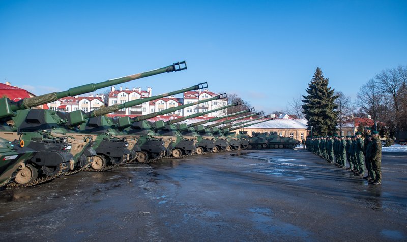 Polish MND delivers eight 155 mm Krabs to 21st Podhale Rifle Brigade