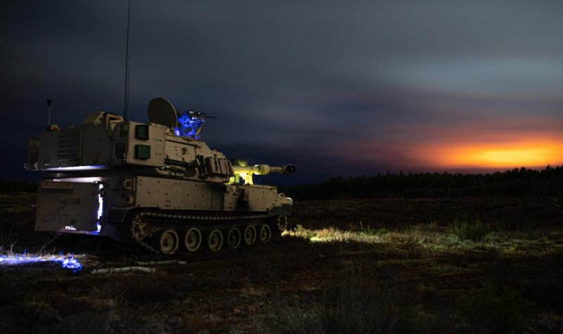 US Army orders more howitzers and ammo carriers