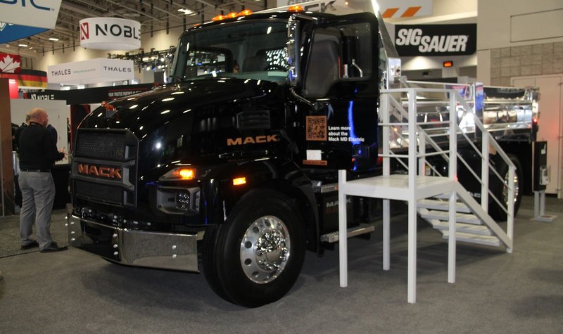 AUSA 2024: Mack Defense shows latest MD6 electric vehicle