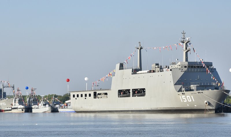 Myanmar commissions LPD and patrol boats
