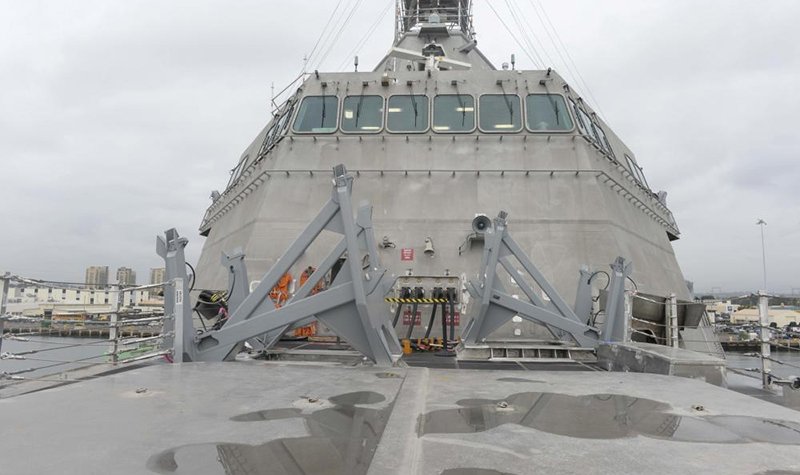 USS Oakland installs Naval Strike Missile