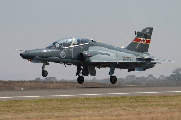 RAAF ponders Hawk 127 trainer replacement tender (reported by Shephard