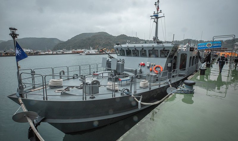Taiwan receives final minelayers but development lags on frigates