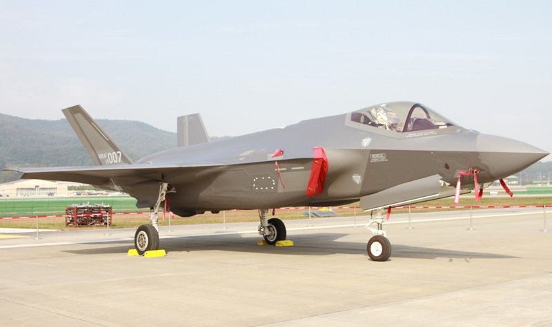 Coronavirus chews up South Korean defence budget