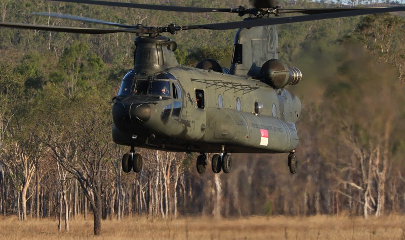Singapore transfers Chinooks to Australia for training