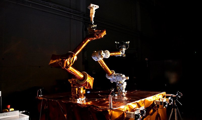 DARPA reviews satellite servicing robot design
