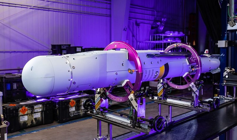 Super Hornet becomes first US Navy aircraft to carry StormBreaker