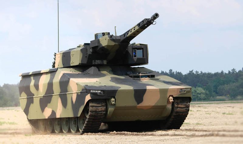 Rheinmetall Lynx stalks Czech Army