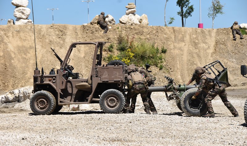 France invests in vehicles for paratroopers