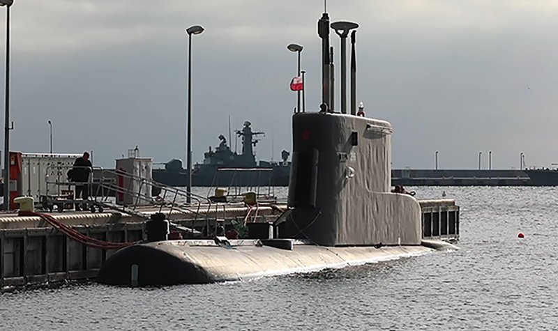 Polish submarine force faces solitary confinement