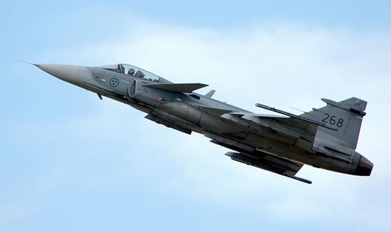 Colombia months away from selecting new fighter aircraft, says minister
