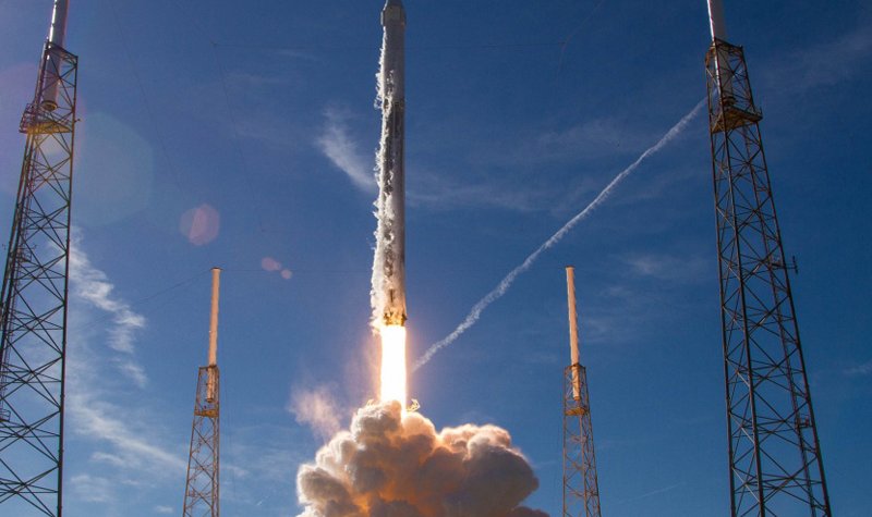 SpaceX thrusts Spanish military satellite into orbit