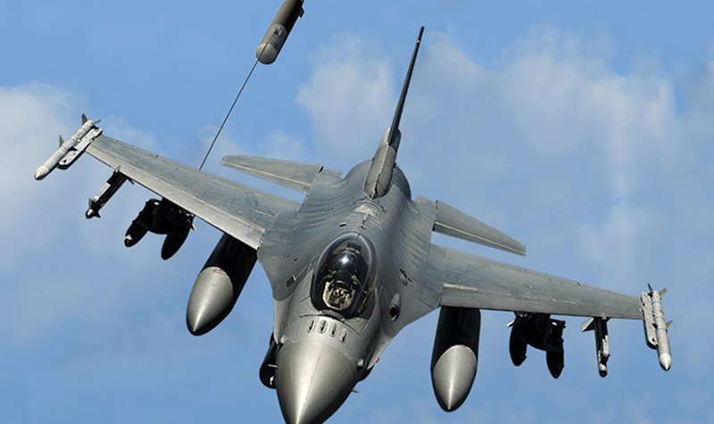 Raytheon repairs towed decoys for Super Hornets
