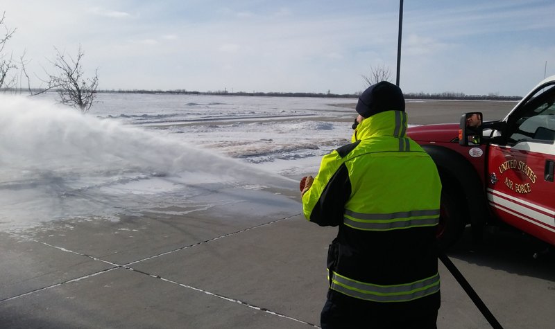 USAF tests fire trucks in cold weather