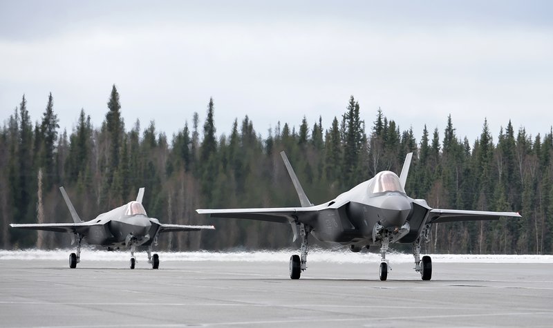 Canada risks “bloodying its nose” should it forgo F-35 buy, says Canadian ex-defence chief